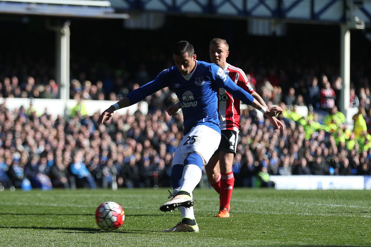 Funes Mori scores for Everton against Southampton