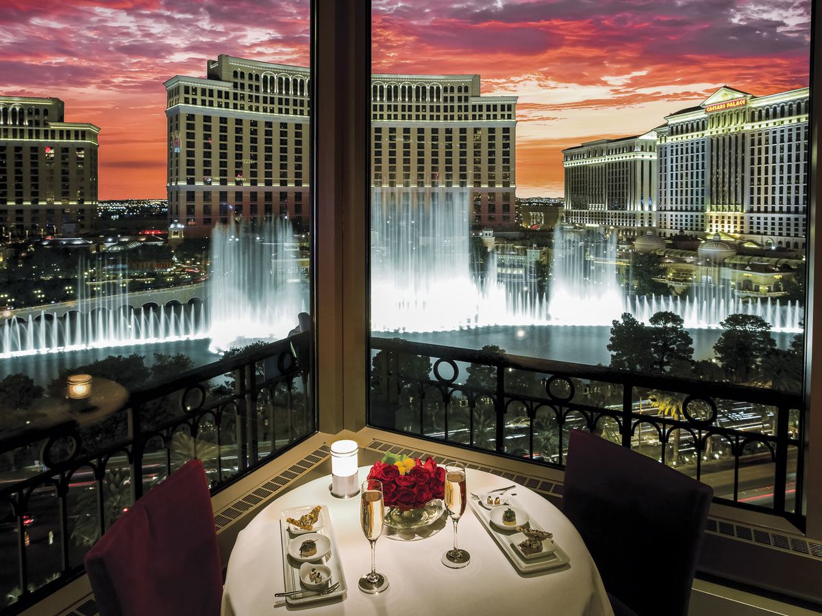 A table overlooking the Bellagio Fountains