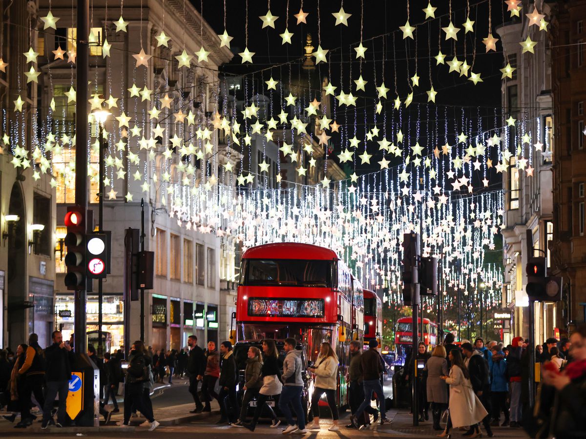 Shopping In Central London Ahead Of Latest Retail Figures