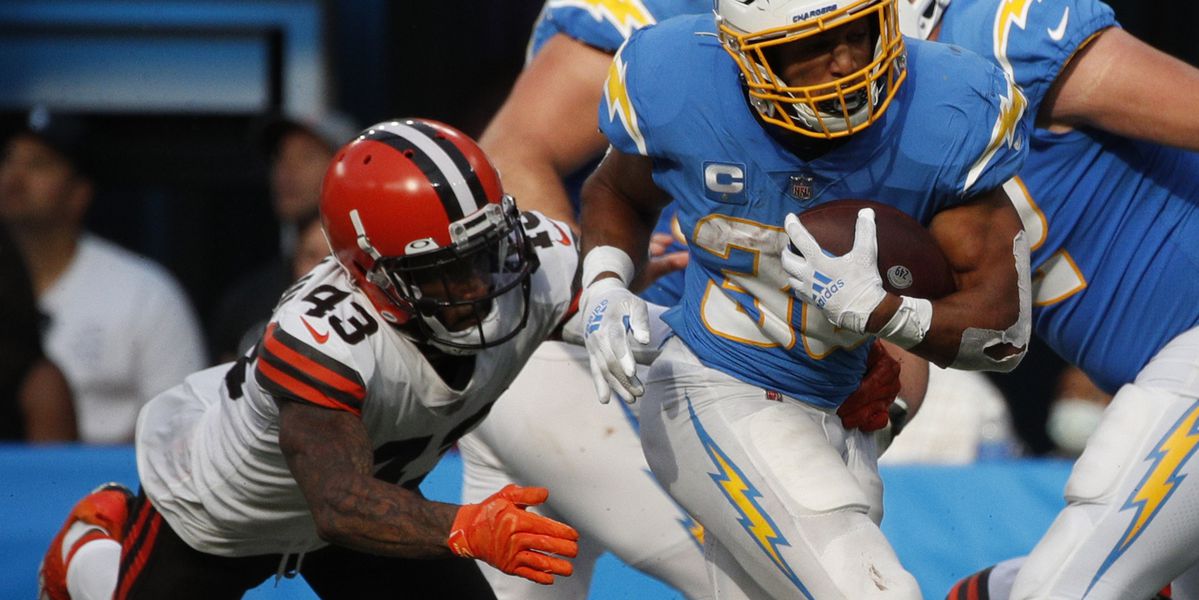 Cleveland Browns vs. Los Angeles Chargers - 3rd Quarter Game Thread - Dawgs  By Nature