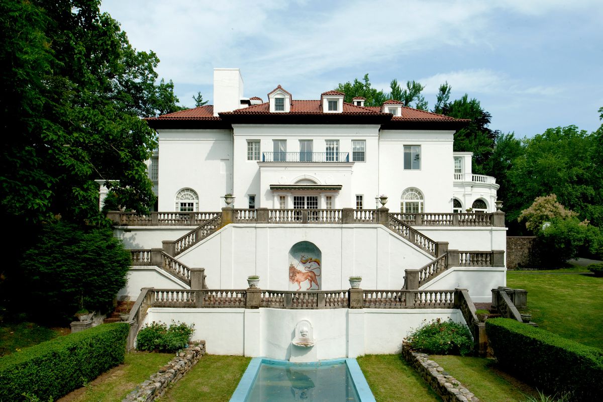 Villa Lowero in New York State