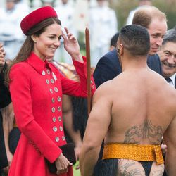 <span class="credit">Kate meeting a Māori in New Zealand. All images via Getty</span>