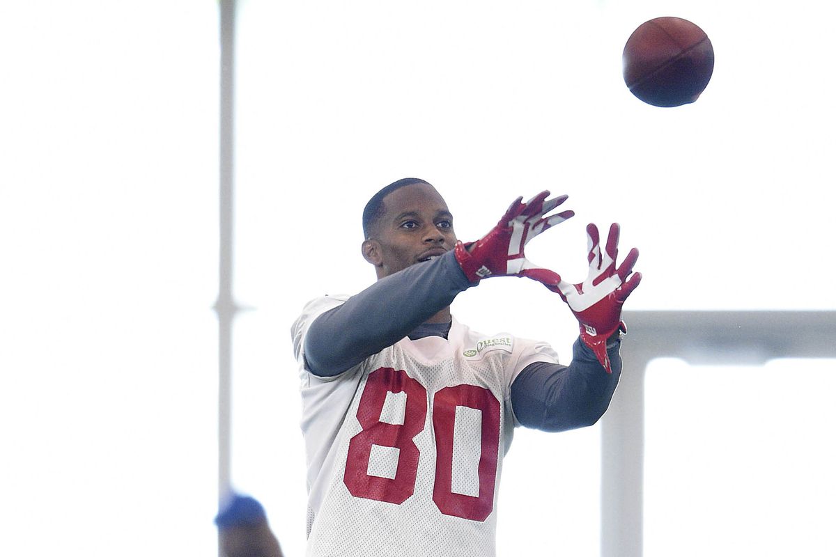 Victor Cruz is looking to participate as much as possible as Giants training camp gets underway.