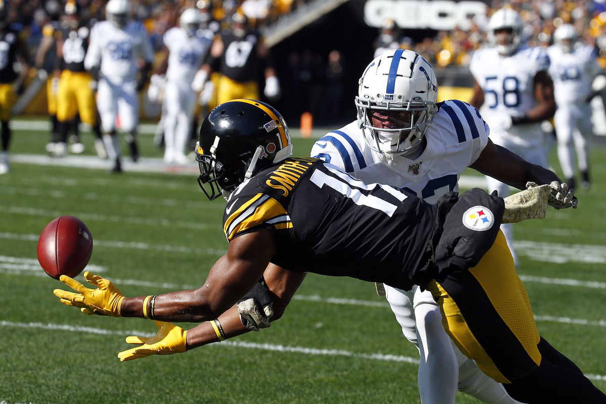 JuJu Smith-Schuster of the Pittsburgh Steelers drops a pass against the Indianapolis Colts on November 3, 2019 at Heinz Field in Pittsburgh, Pennsylvania.
