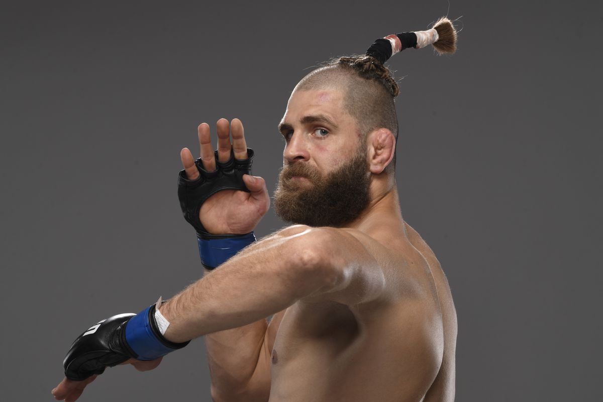 Prochazka showing up for UFC 267 back-up gig with full 'war hair' -  MMAmania.com