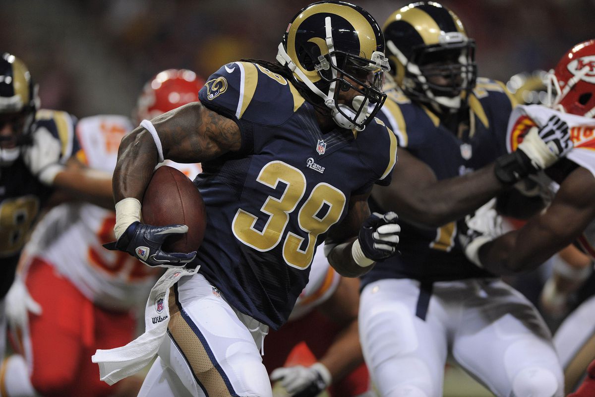 August 18, 2012; St. Louis, MO, USA; St. Louis Rams running back Steven Jackson (39) runs against the Kansas City Chiefs in the first half at the Edward Jones Dome. The Rams won 31-17. Mandatory Credit: Jeff Curry-US PRESSWIRE