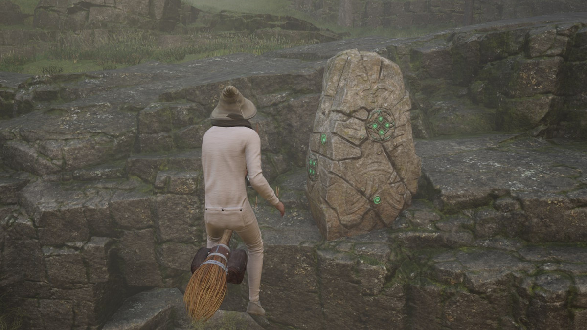 Ejemplo de un pilar de piedra para un juicio de Merlín en el legado de Hogwarts