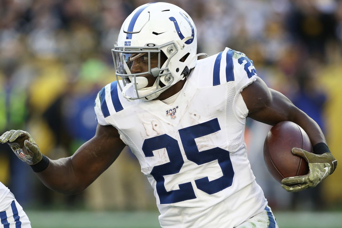 Indianapolis Colts running back Marlon Mack rushes the ball against the Pittsburgh Steelers during the fourth quarter at Heinz Field.