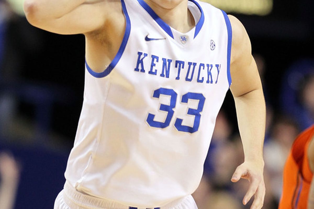 Kyle Wiltjer with a 3-goggle