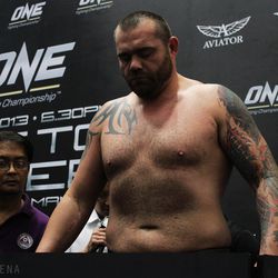 Tim Sylvia misses weight at ONE FC 9