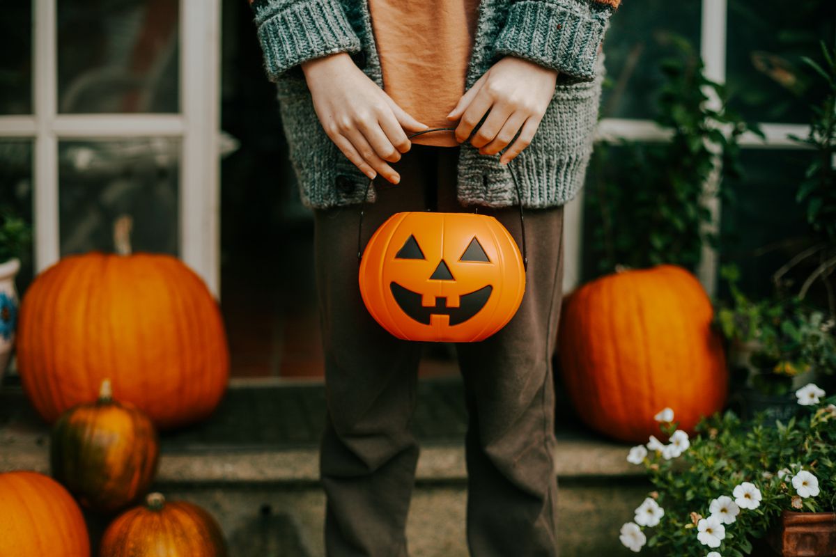 Is Halloween canceled? No, but trick-or-treating will look differently - Vox