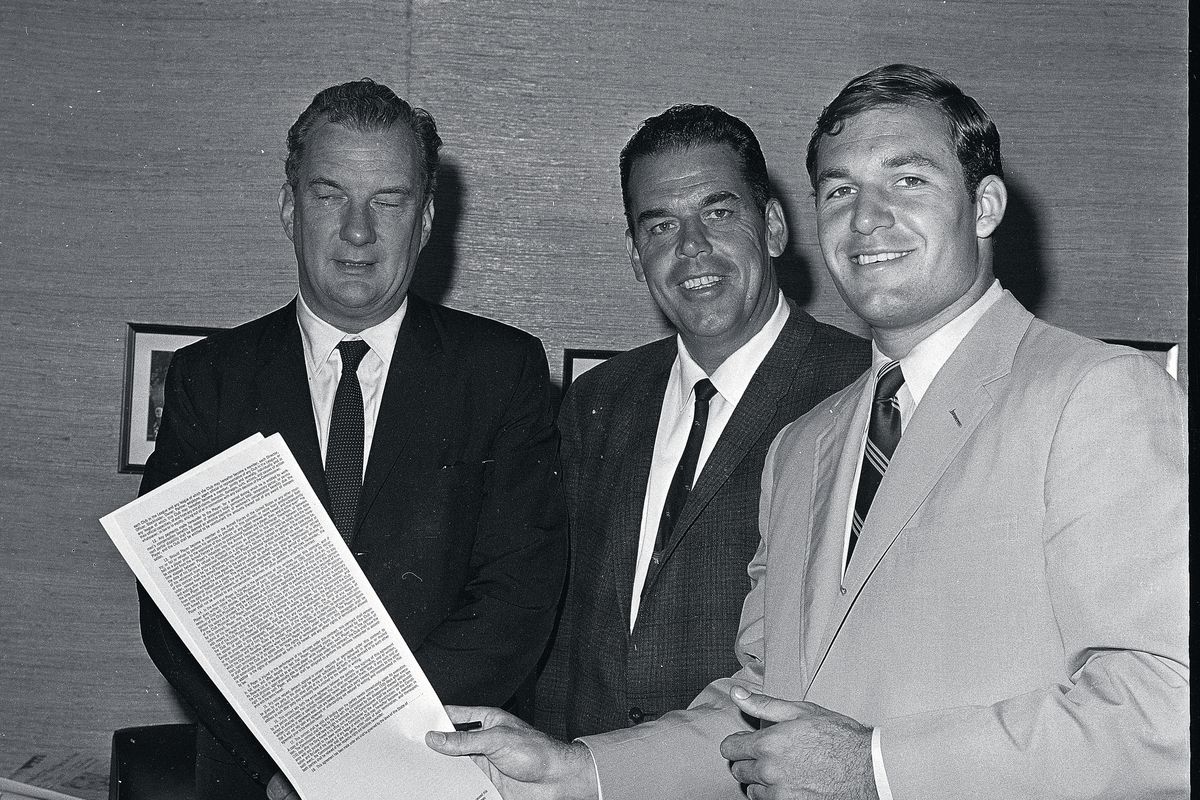 Otto Graham, Gary Beban With Contract