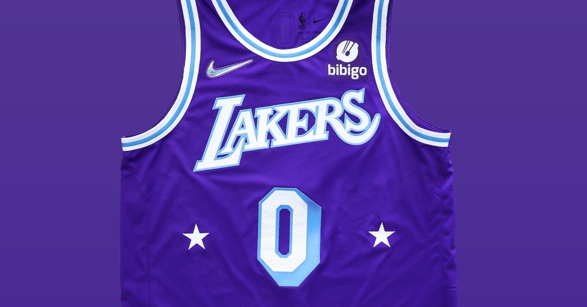 lakers jersey with white t shirt