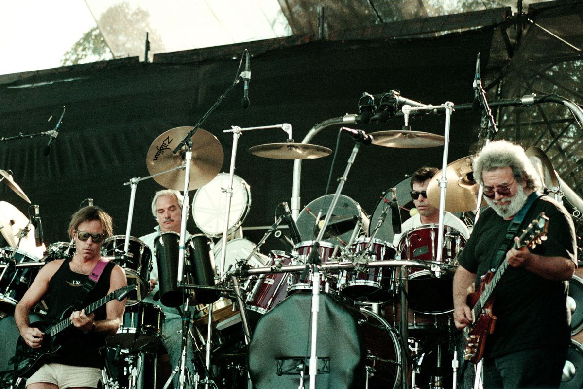 Grateful Dead in Concert 1990 - Carson CA