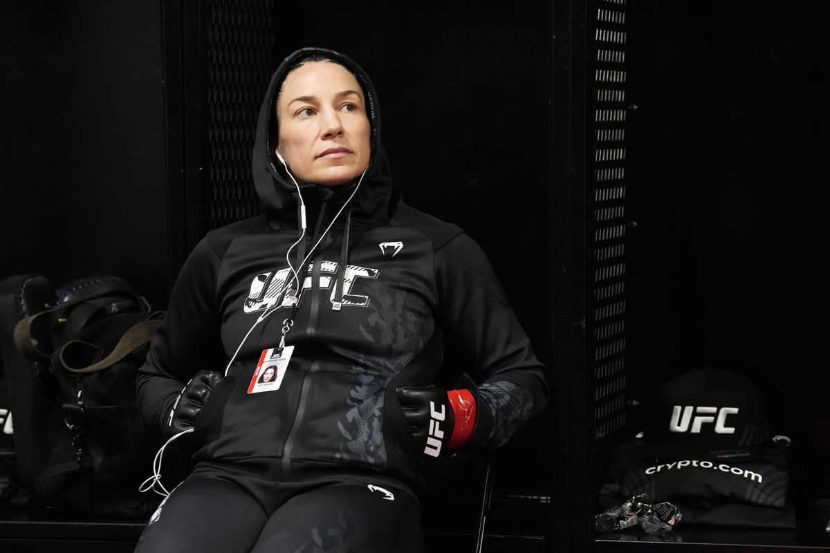 Sara McMann backstage at UFC Columbus in March 2022. 