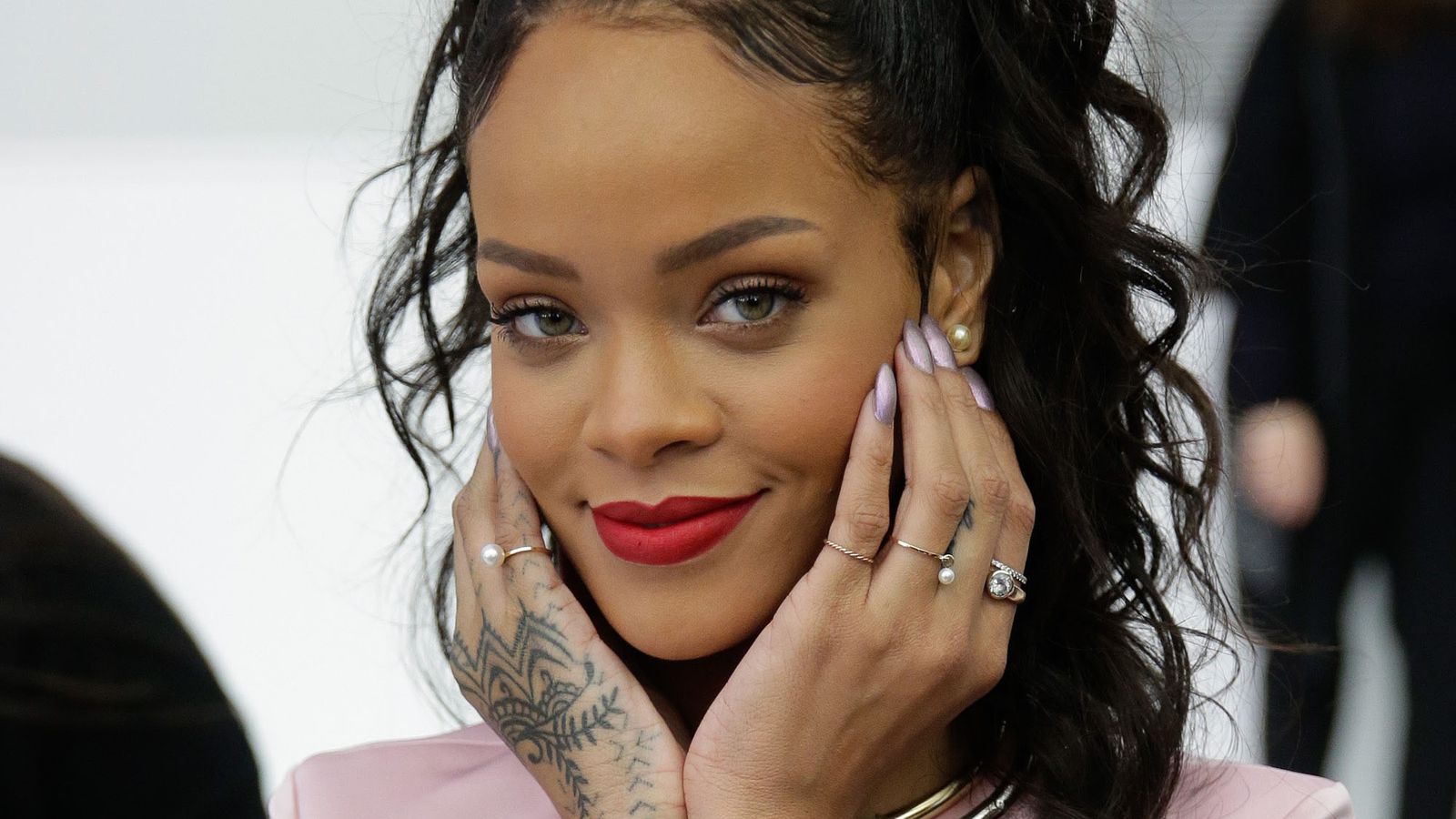 Rihanna Confirms R9 Will Be A Reggae Album - DancehallMag