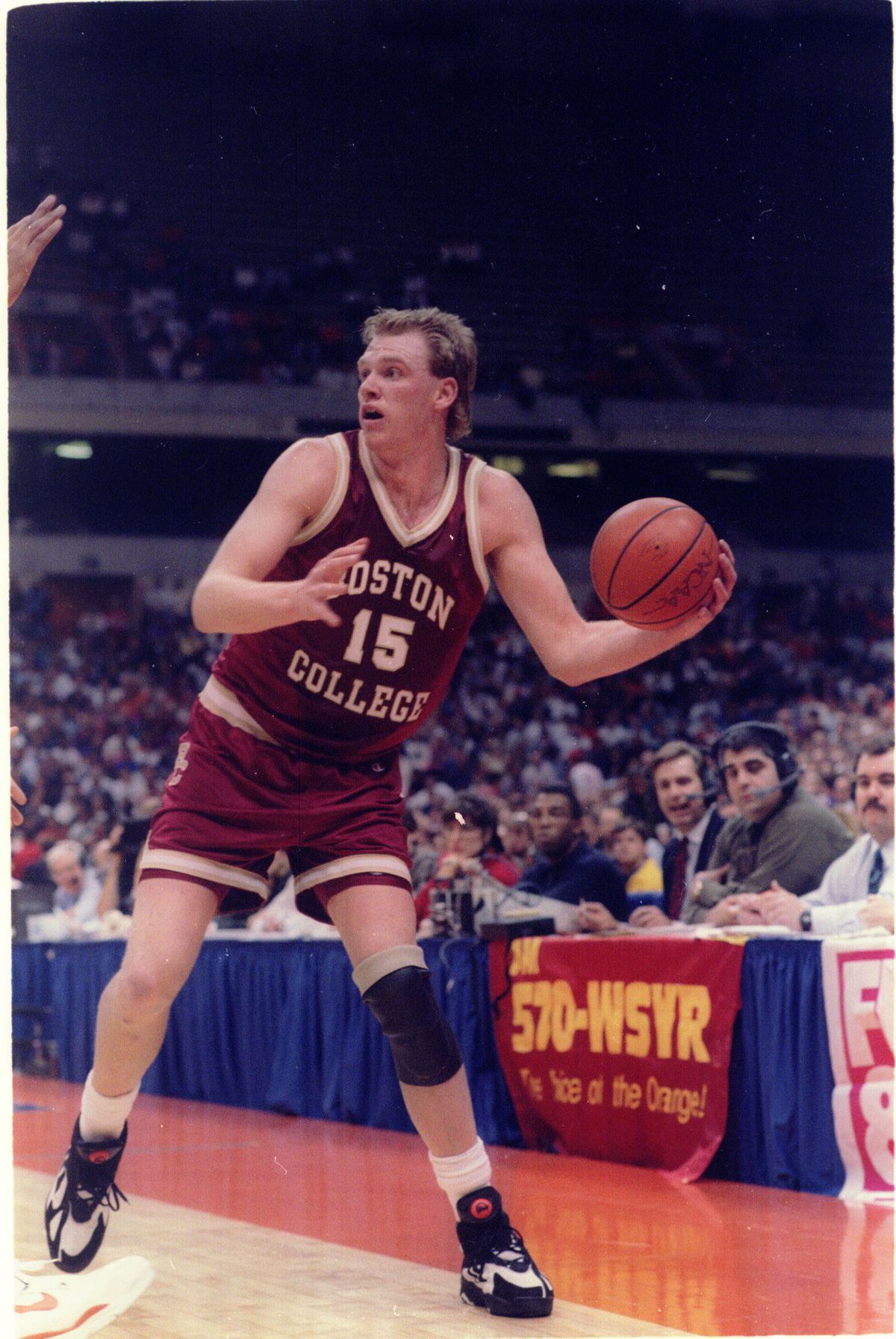 9 DEC 1993:  BOSTON COLLEGE EAGLES CENTER BILL CURLEY SAVES THE BALL FROM GOING OUT OF BOUNDS DURING