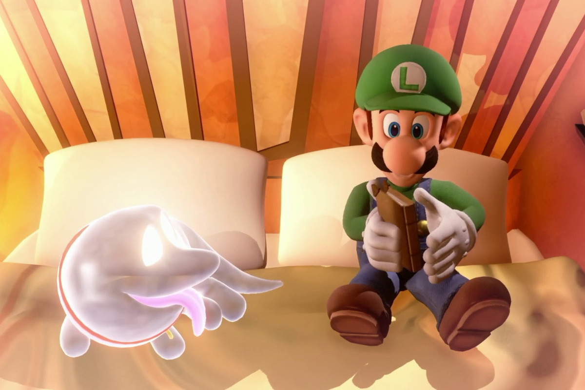 Luigi’s Mansion 3 - Luigi reading in bed