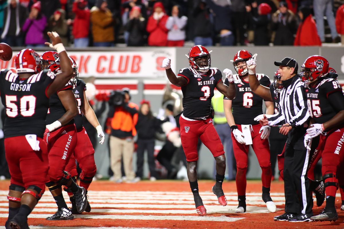 COLLEGE FOOTBALL: NOV 16 Louisville at NC State