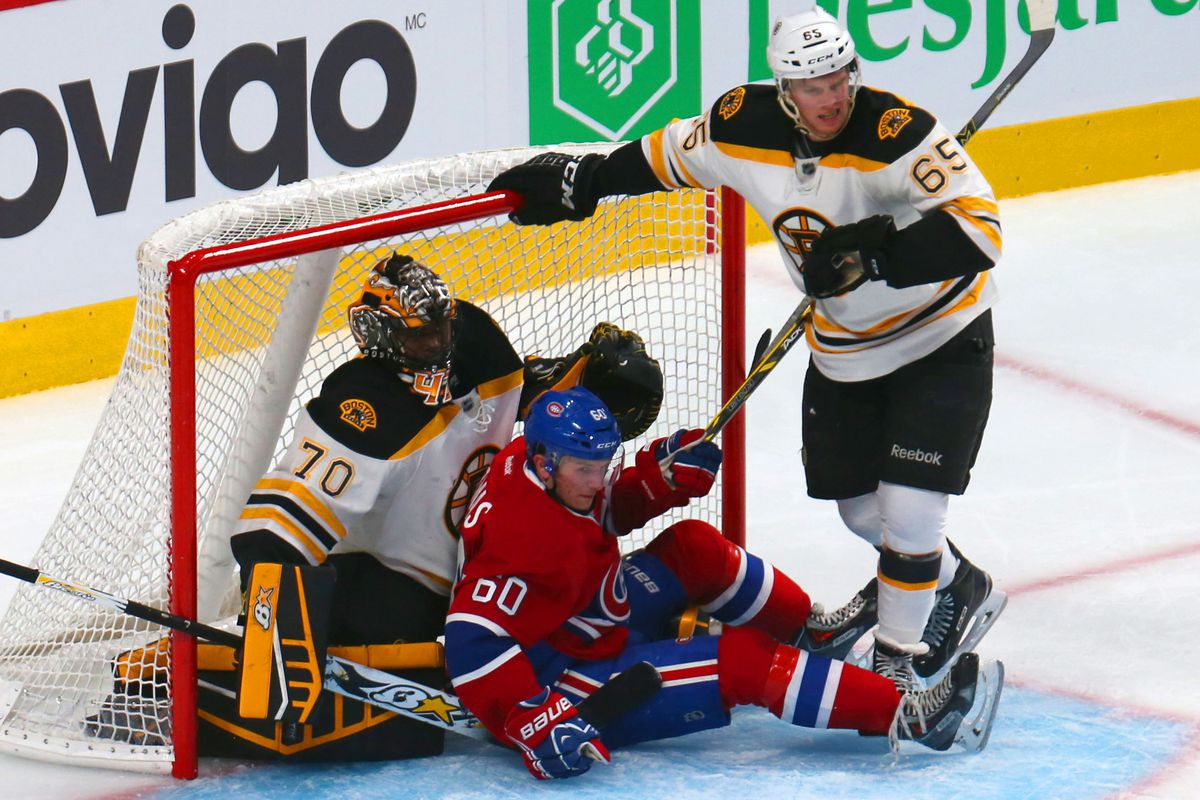 Chris Casto waits for Malcolm Subban to boot a Hab from netfront