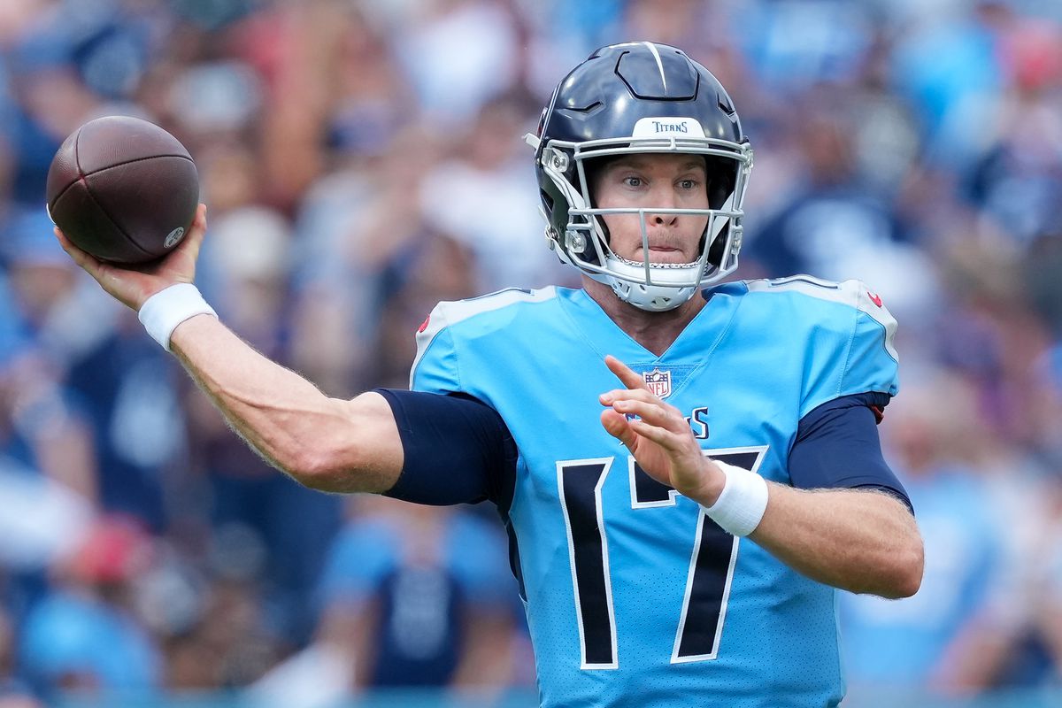 NASHVILLE, TENNESSEE - SEPTEMBER 25: Ryan Tannehill #17 of the Tennessee Titans throws a pass in the first quarter against the Las Vegas Raiders at Nissan Stadium on September 25, 2022 in Nashville, Tennessee.