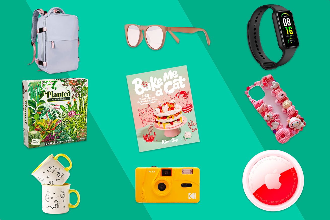 An illustrative collage of budget-friendly gift ideas for moms, laid out on a green background.