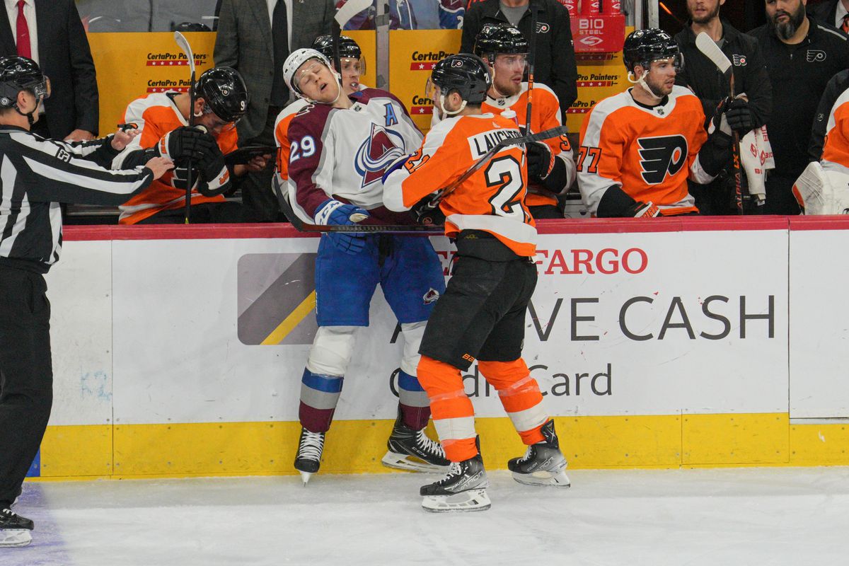 NHL: DEC 05 Avalanche at Flyers