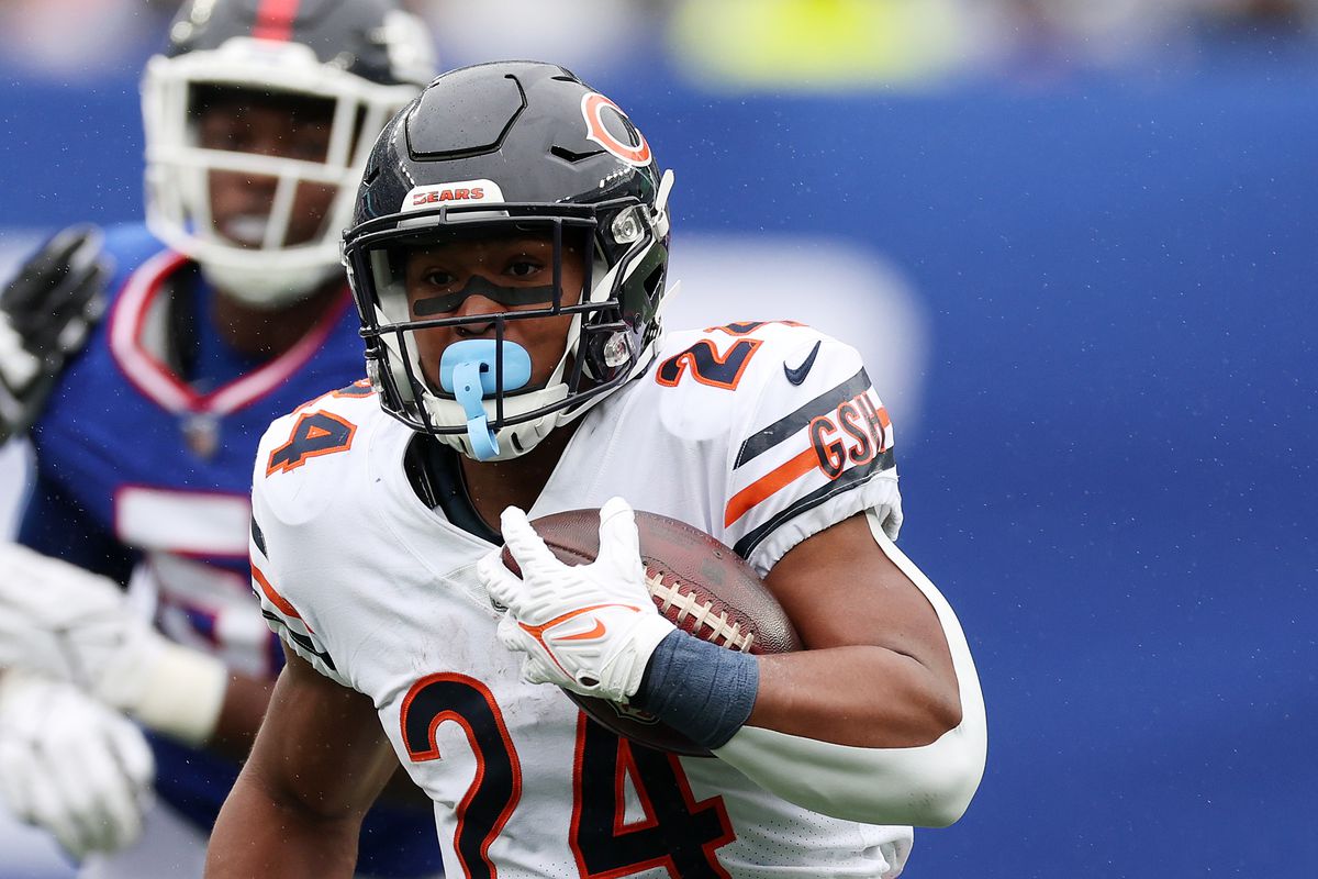 Khalil Herbert #24 of the Chicago Bears runs with the ball during the third quarter against the New York Giants at MetLife Stadium on October 02, 2022 in East Rutherford, New Jersey.