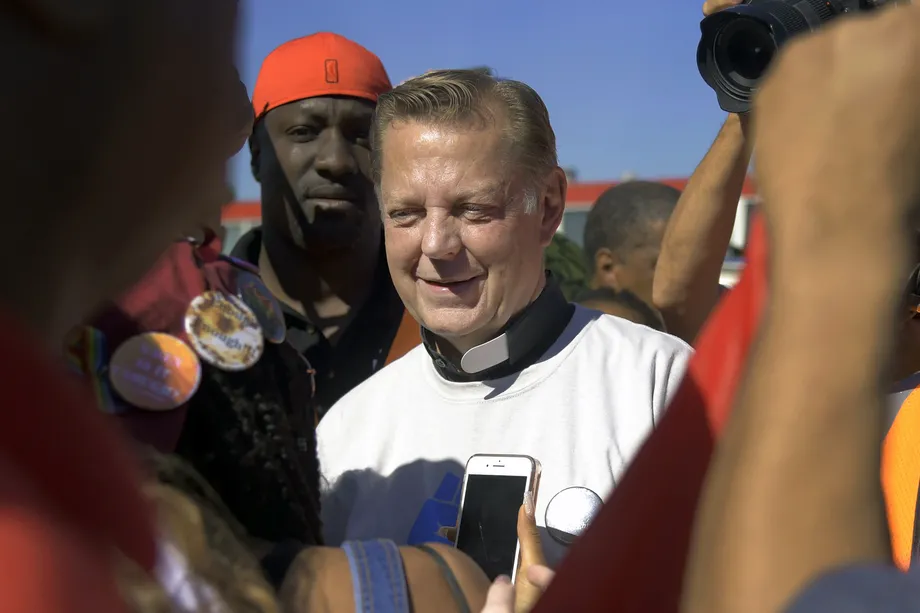 Chicago Sun-Times Commentary by John Fountain: Why I stand with Father Pfleger