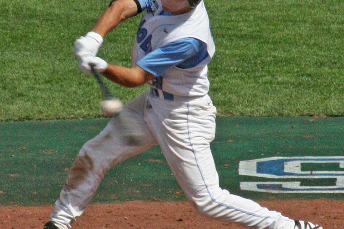 Ben Bunting has a frustrating afternoon at the College World Series. Photo from <a href="http://www.big12hardball.com/2009/6/14/909330/north-carolina-vs-arizona-state-in">Big 12 Hardball</a>.