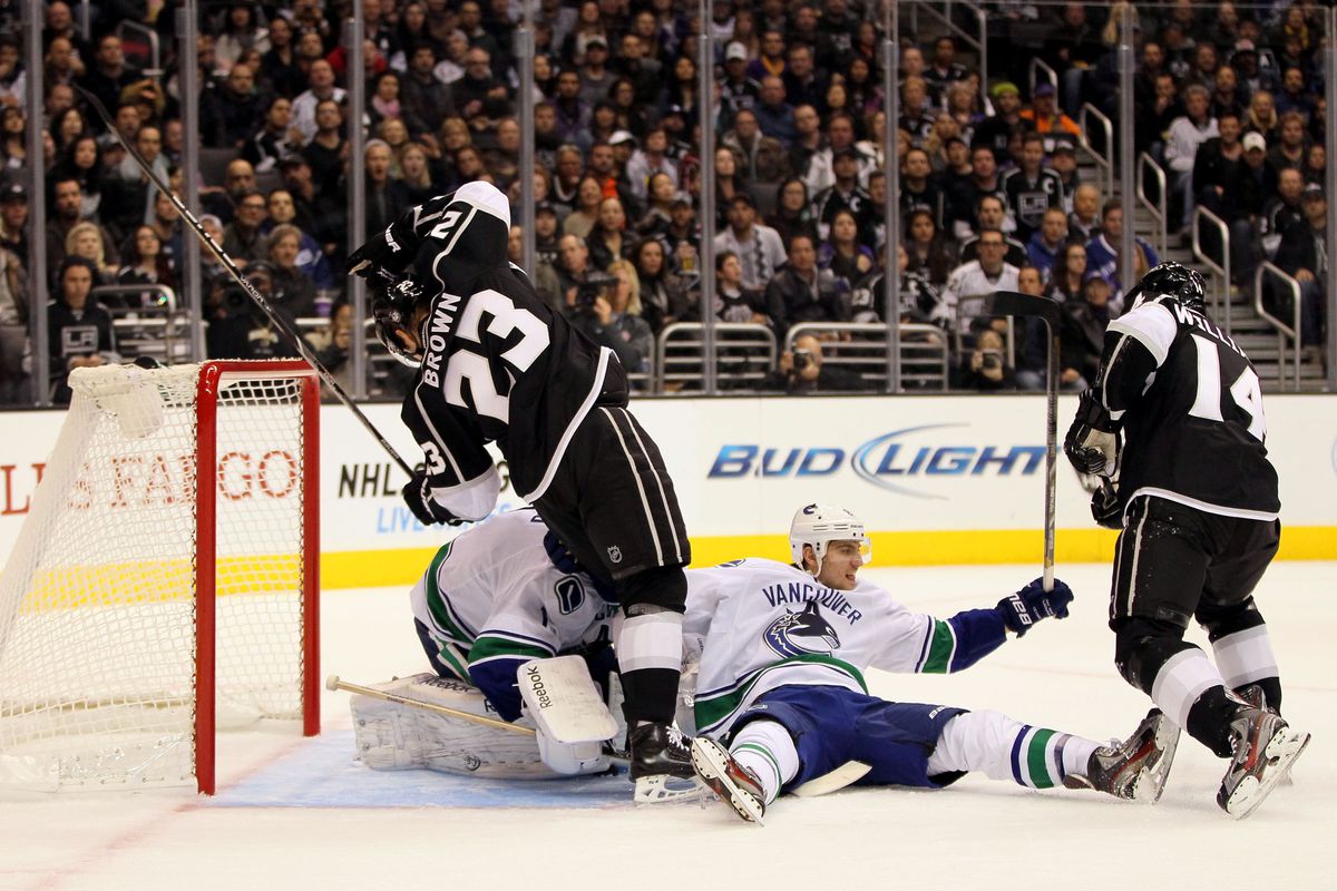 Dustin Brown, mid-dive.  The master in action.
