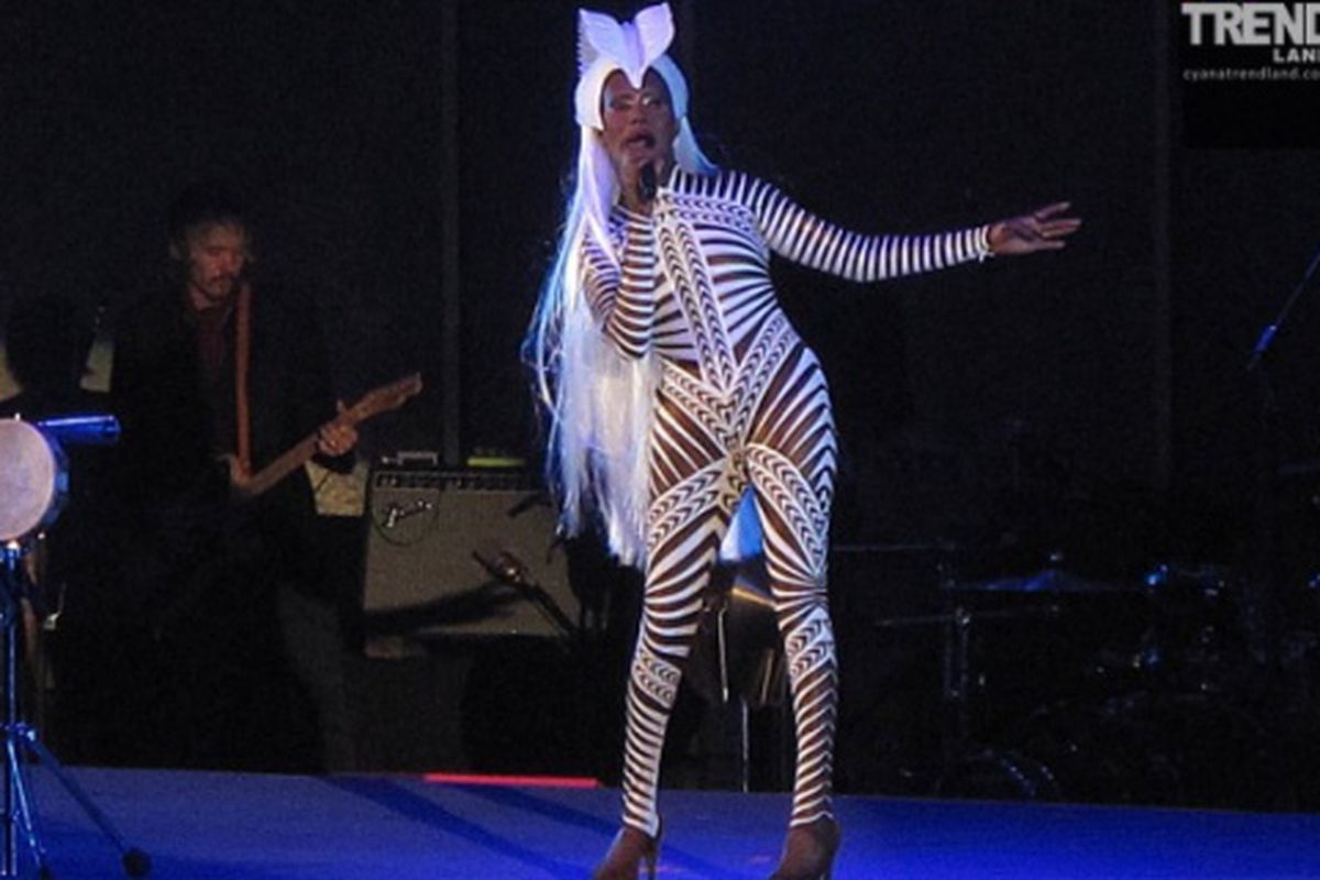 We're stealing this for our next Halloween costume. Image via <a href="http://cyanatrendland.com/2009/07/27/grace-jones-at-the-hollywood-bowl-the-diva-reborn/">Cyanatrendland</a>