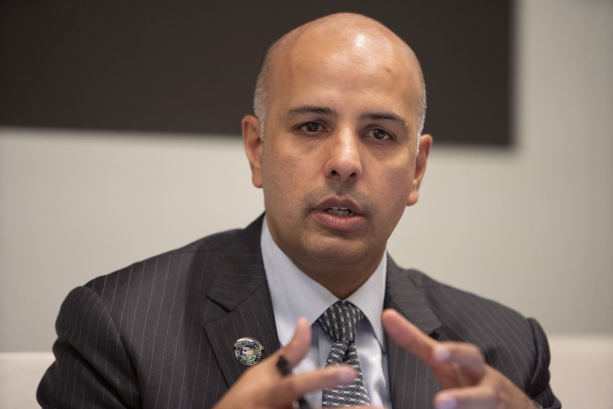 Cook County Chief Financial Officer Ammar M. Rizki addresses the Sun-Times Editorial Board in 2019.