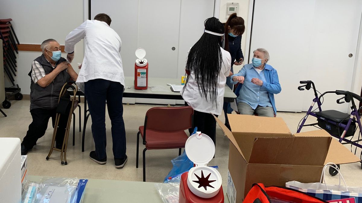 Wien House, a home for low-income seniors and people with mobility impairments in Inwood, secured coronavirus vaccine shots for residents, Jan. 20, 2021.