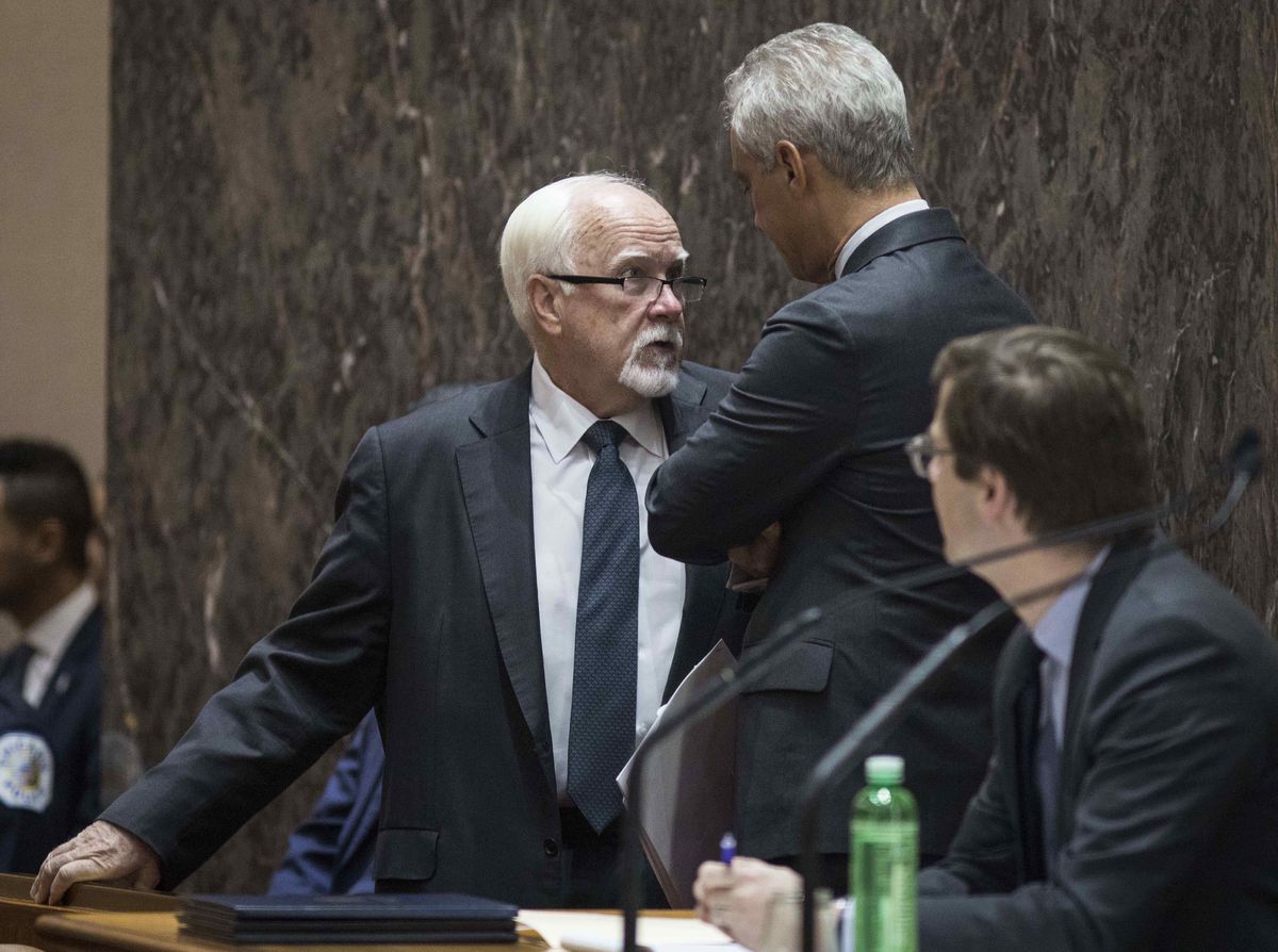 Mayor Rahm Emanuel’s City Council floor leader, Ald. Pat O’Connor (40th) chats with Emanuel during a City Council meeting. File Photo. | Ashlee Rezin/Sun-Times