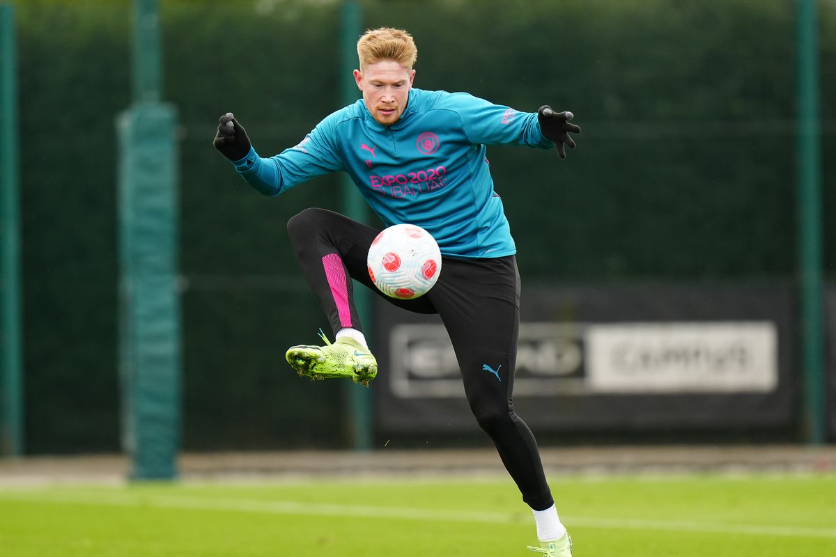 Manchester City’s Kevin De Bruyne in action during training at Manchester City Football Academy on April 1, 2022 in Manchester, England.