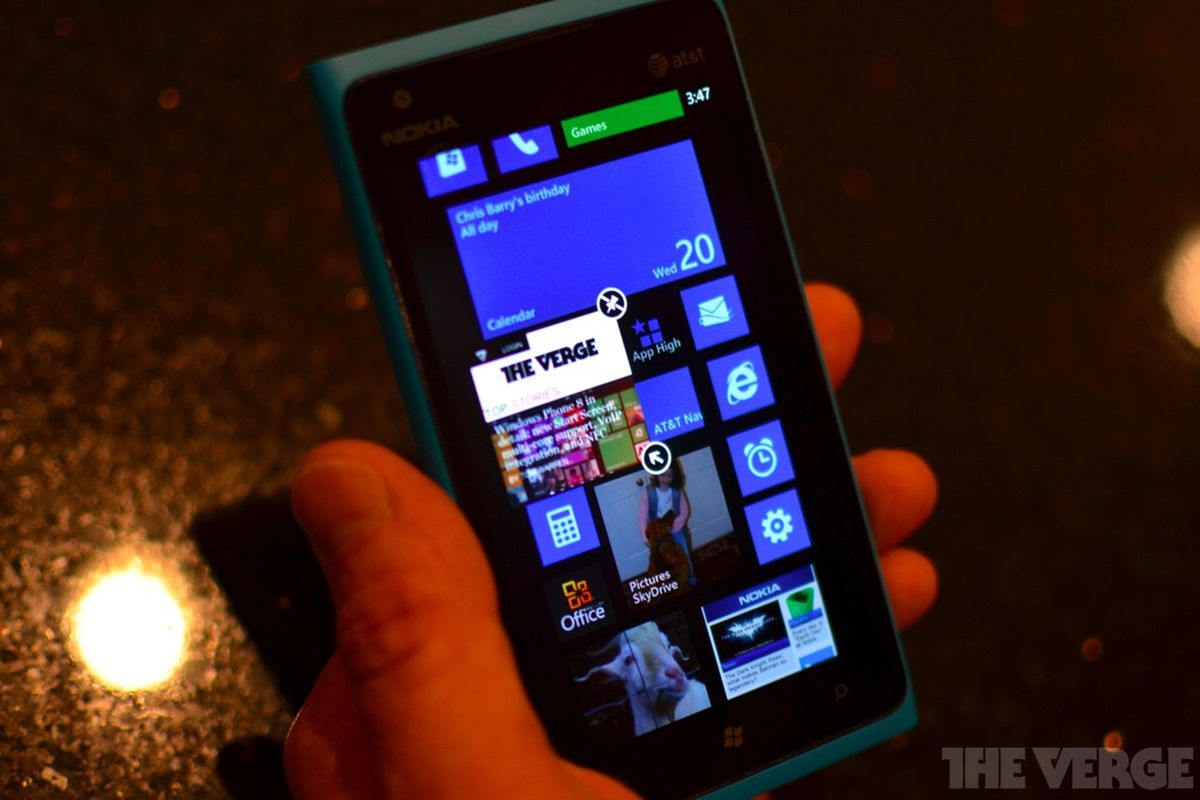 Gallery Photo: Nokia Lumia 900 with Windows Phone 7.8 Start Screen