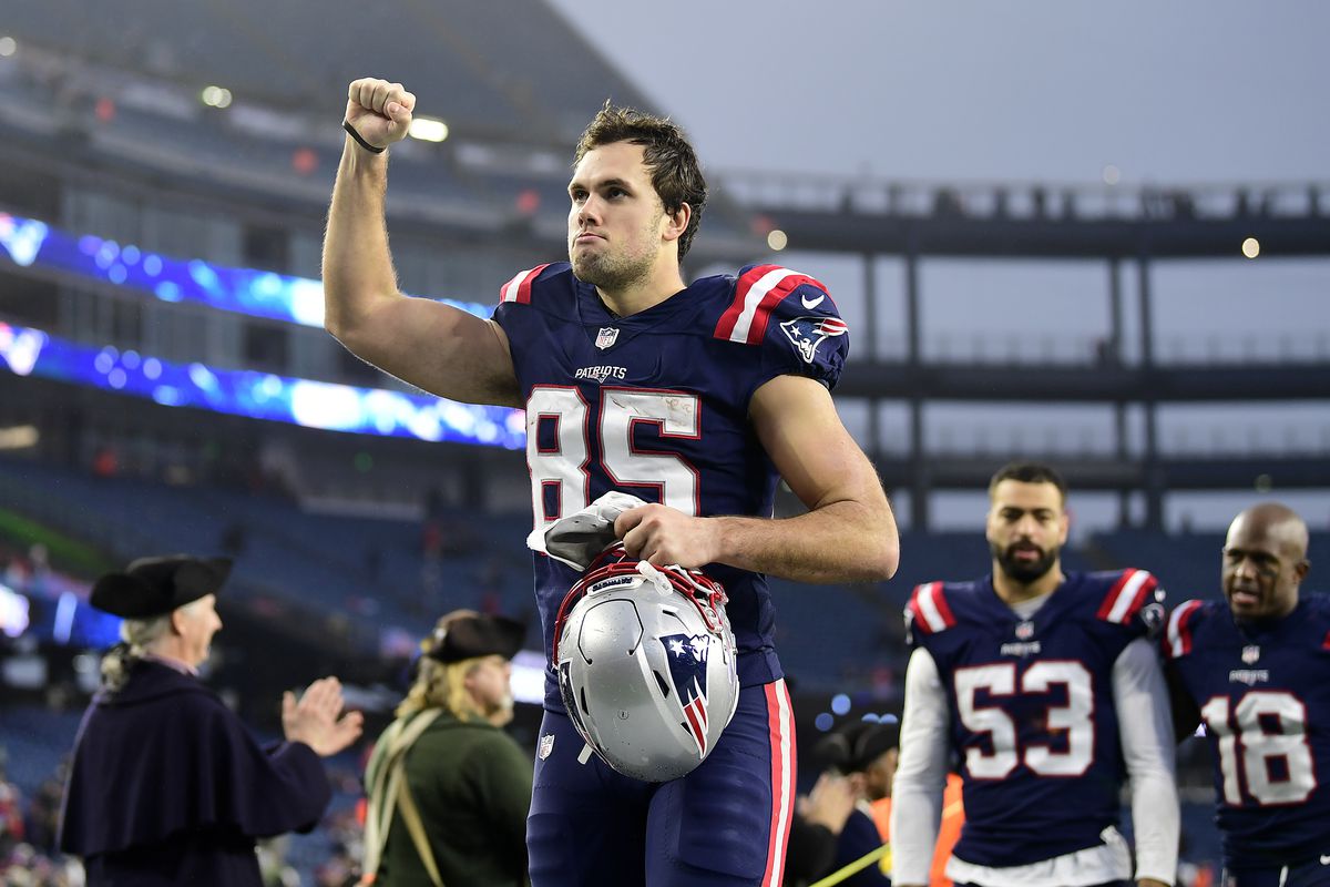Hunter Henry #85 of the New England Patriots leaves the field after defeating the Jacksonville Jaguars 50-10 at Gillette Stadium on January 02, 2022 in Foxborough, Massachusetts.