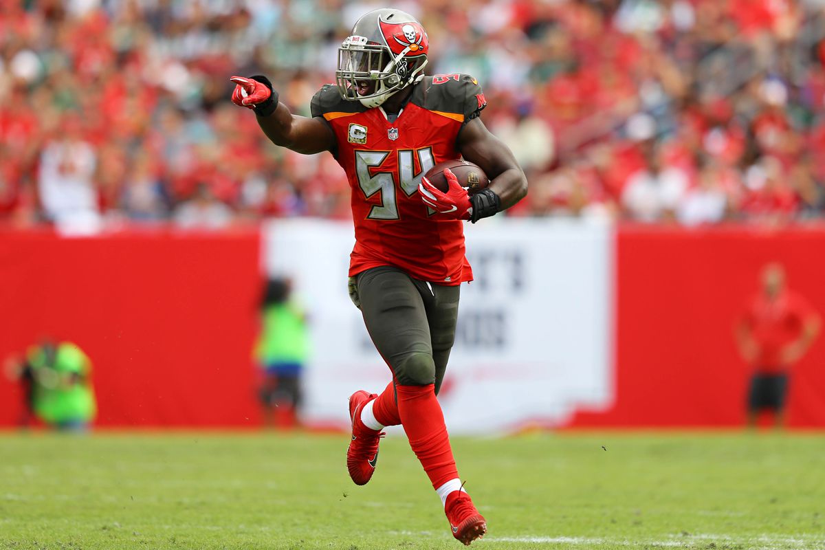 Lavonte David is the first linebacker to force and recover five fumbles in a season - Bucs Nation