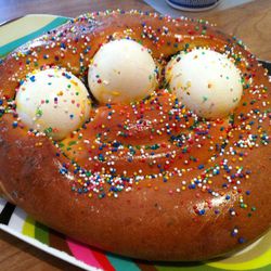 Easter Bread, Three-egg Nest from Mazzola's Bakery by <a href="http://www.flickr.com/photos/scottlynchnyc/8603917840/in/pool-eater">Scoboco</a>
