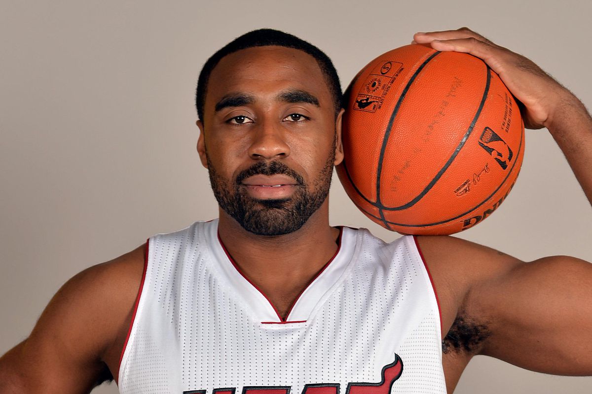 The San Antonio Spurs signed D-League scorer Reggie Williams to a 10-day contract.