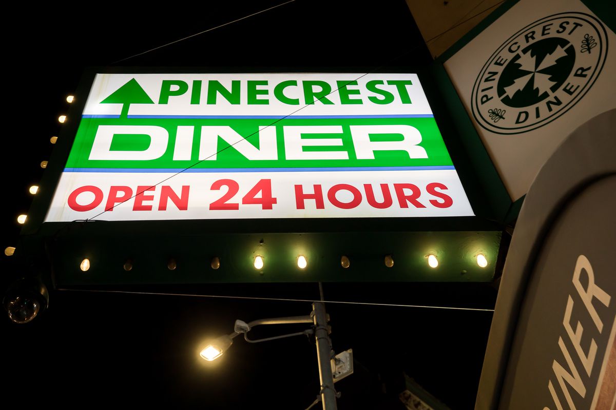 The Pinecrest Diner sign.
