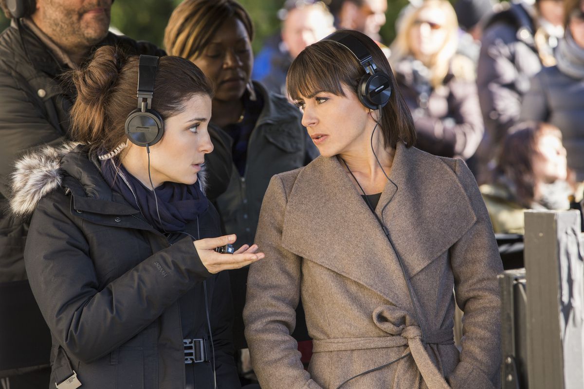 Rachel (Shiri Appleby) and Quinn (Constance Zimmer) make the calls on UnReal's fictional reality show.