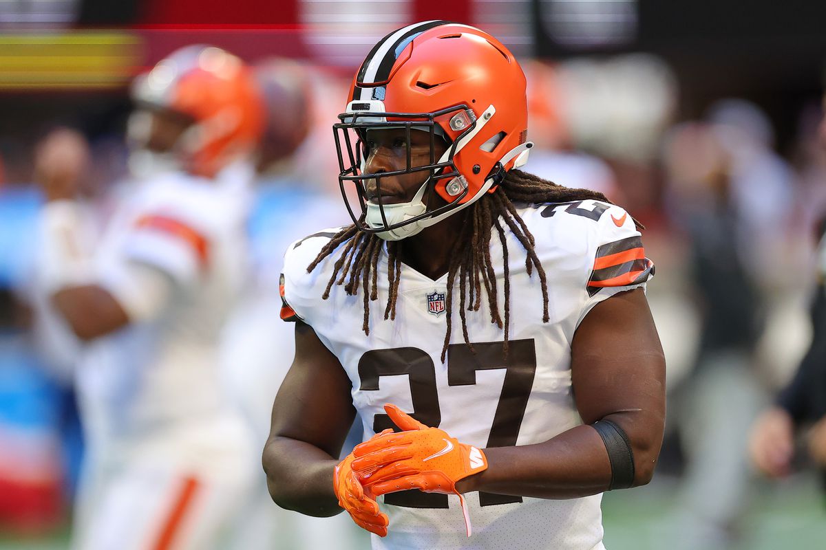 Kareem Hunt #27 of the Cleveland Browns warms up before the game against the Atlanta Falcons at Mercedes-Benz Stadium on October 02, 2022 in Atlanta, Georgia.