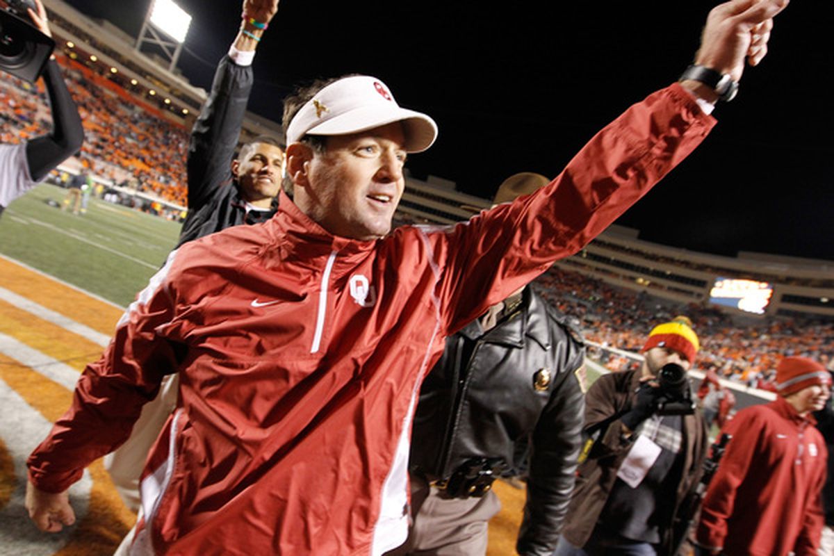 Could Bob Stoops and Oklahoma leave the Big-12 for the (new?) Pac-16?
