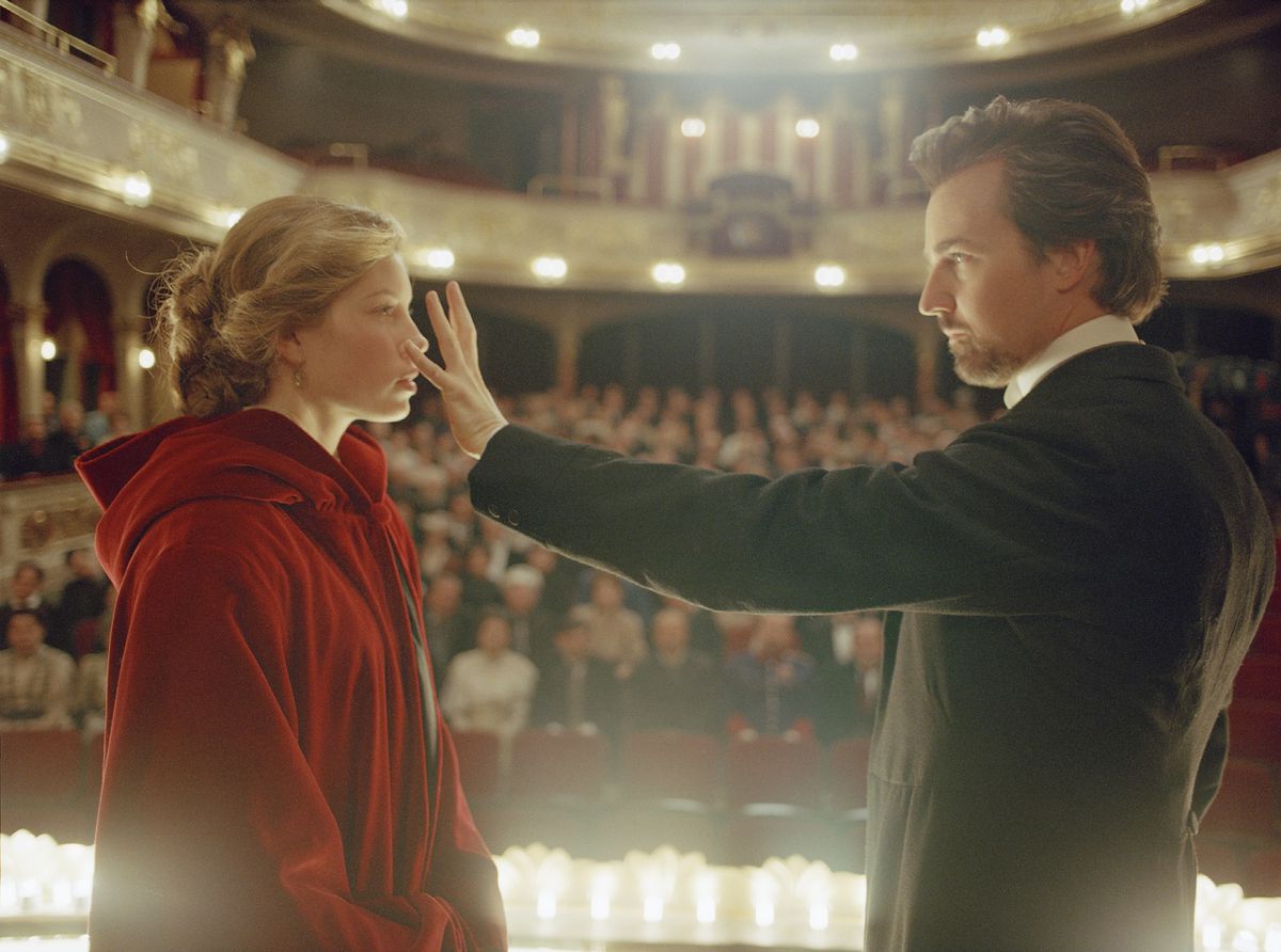 Eisenheim (Edward Norton) performing an illusion on Sophie (Jessica Biel) onstage in The Illusionist.