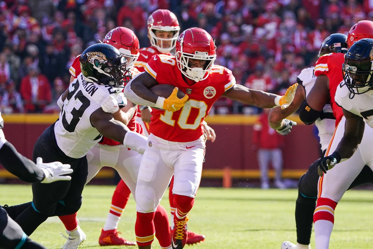 Kansas City Chiefs running back Isiah Pacheco (10)runs the ball against the Jacksonville Jaguars during the first half of the game at GEHA Field at Arrowhead Stadium.