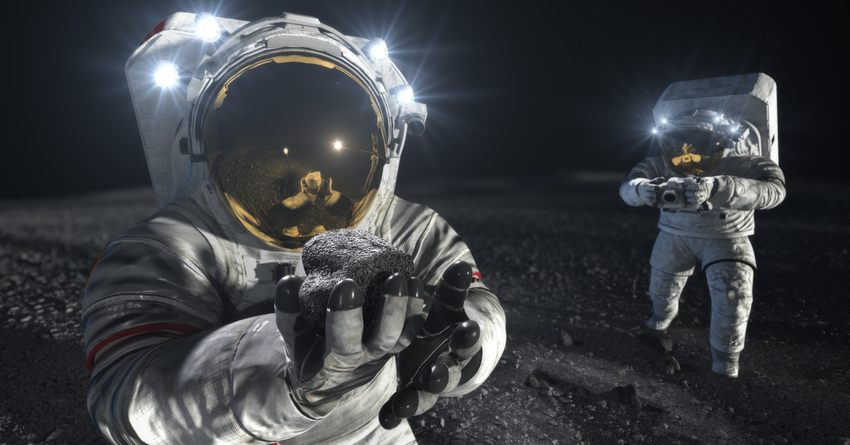 NASA outsources development of Moon spacesuit to two private companies
