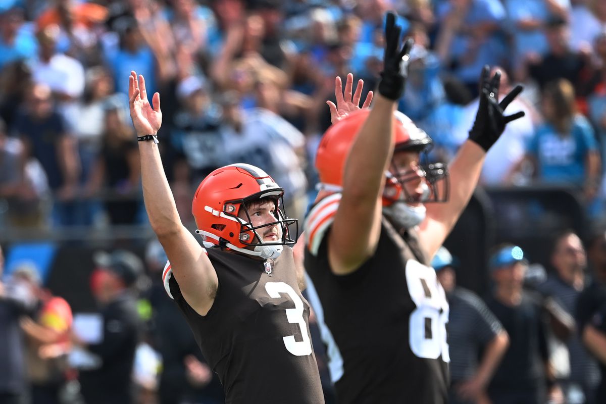 Cleveland Browns place kicker Cade York (3) reacts with tight end Harrison Bryant (88) after kicking the winning field goal in the last few seconds of the fourth quarter at Bank of America Stadium.