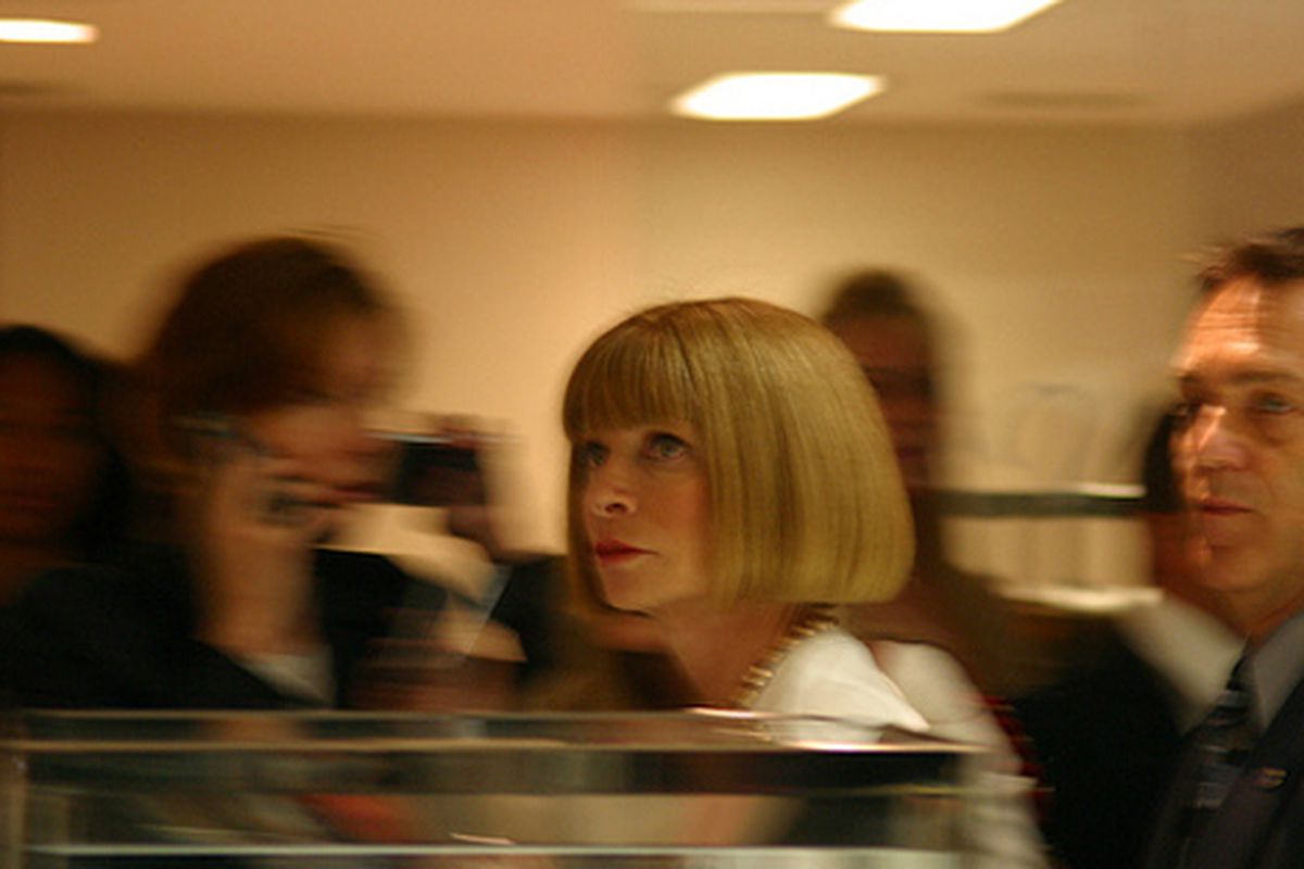 Anna Wintour at Bloomingdale's via <a href="http://www.flickr.com/photos/rachel_photo/3919431893/in/pool-rackedny">rachel.photo</a>/Racked Flickr Pool